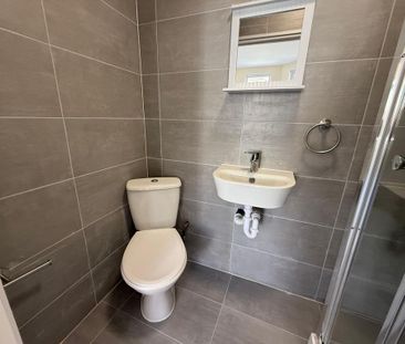 1 bedroom in a house share to rent - Photo 6