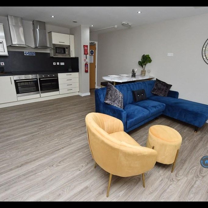 1 bedroom in a flat share to rent - Photo 1