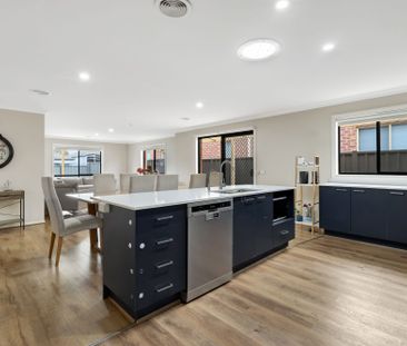 Contemporary Elegance Meets Family Comfort! - Photo 2