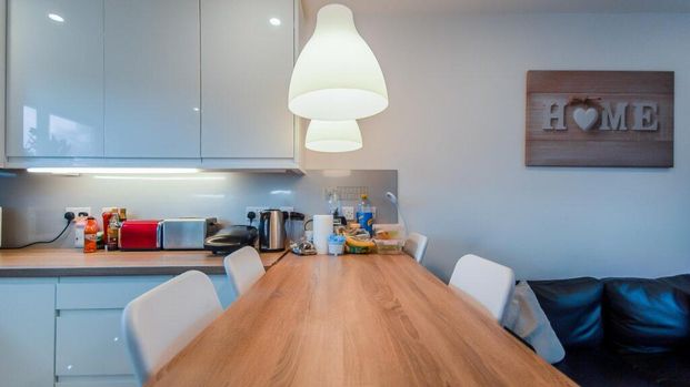 5 bedroom terraced house to rent - Photo 1