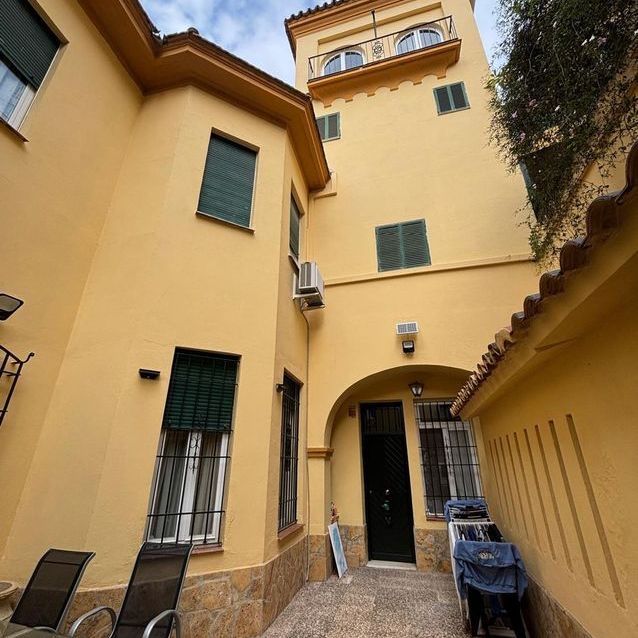 Alquiler de chalet adosado en Calle Sibelius - Photo 1