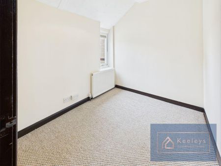 3 bedroom end of terrace house to rent - Photo 3