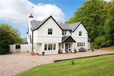 A comfortable and stylish five bedroom family home with wonderful views over the Stonor Valley, offering a maintained garden and is situated within close proximity of Henley-on-Thames. - Photo 3