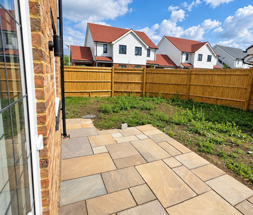 3 bedroom end of terrace house to rent - Photo 4