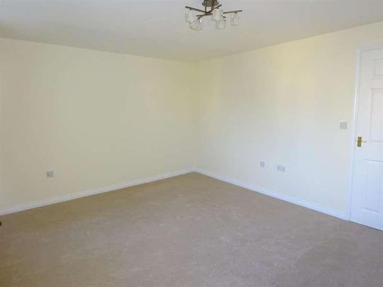 Bluebell Way, Carterton, Oxfordshire, OX18 - Photo 1