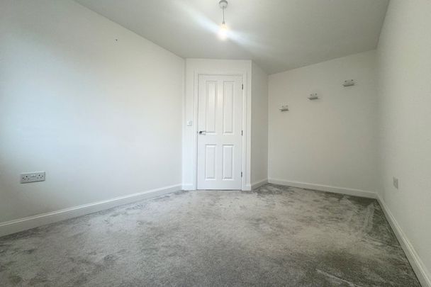 Walnut Garth - Photo 1