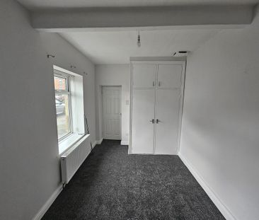 2 Bedroom End Terraced Bungalow - Photo 3