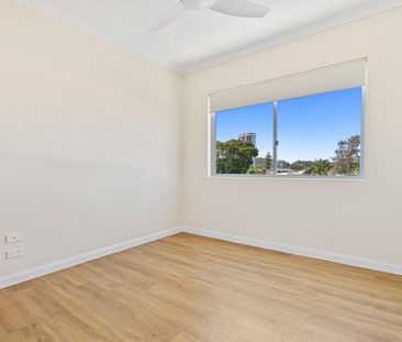 TWO BEDROOM, TWO BATHROOM UNFURNISHED UNIT IN THE HEART OF PALM BEACH - Photo 1