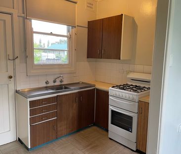 Cosy one bedroom unit - Photo 6