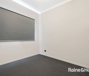 Brand new Family Home in Cranbourne East - $600/week - Photo 4