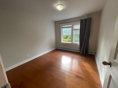 Magnificent Georgian Revival Main House - Photo 2