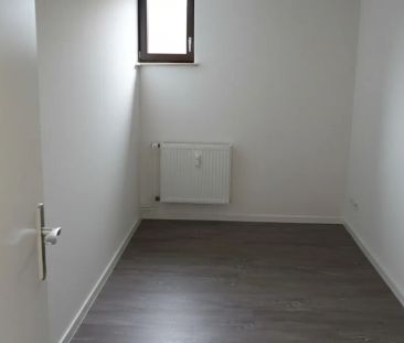 Geräumige Souterrain-Wohnung mit charmantem Flair und Rückzugschara... - Photo 1