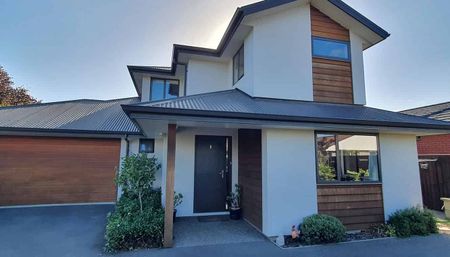 Modern family home - Photo 3