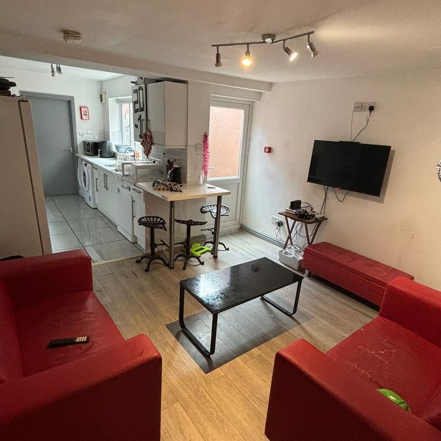 20 LIME AVENUE - Photo 1