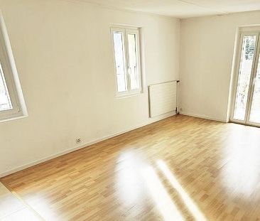 3 1/2-Zimmer-DaErdgeschosscwohnung mit Balkon an sehr zentraler Lag... - Photo 1