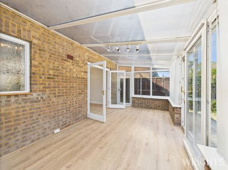 3 bedroom House - FORRESTERS DRIVE, WELWYN GARDEN CITY - Photo 4