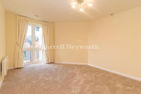 2 bedroom flat to rent - Photo 4