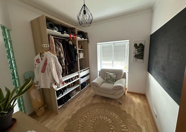 Alugo apartamento ou quartos Cacilhas