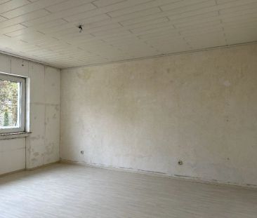 Renovierungsbedürftige 3-Zimmer-Wohnung mit Balkon in Leverkusen-Lü... - Photo 2