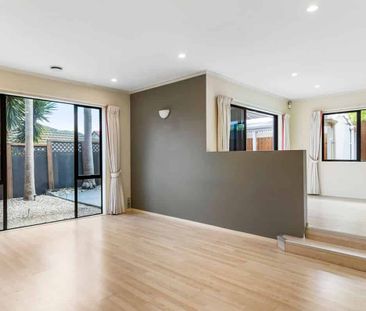 3 Bedroom Home in Botany Secondary College School Zone - Photo 2