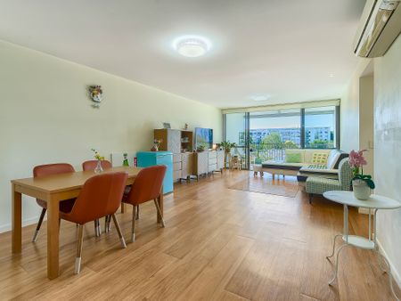 STUNNING APARTMENT WITH THE SIZE & THE VIEWS! - Photo 4