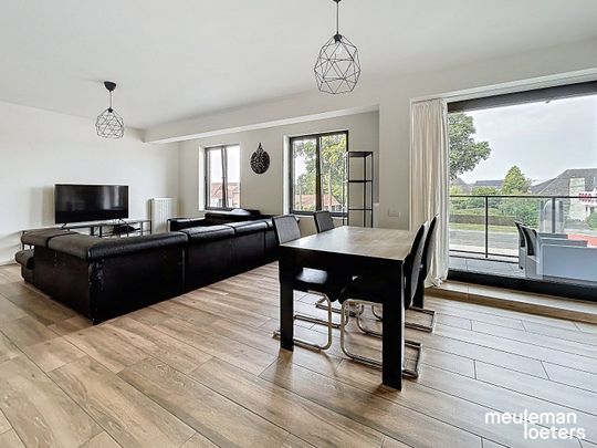 Lichtrijk appartement met terras en autostaanplaats - Foto 1