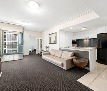 Spectacular City Views - 40th Floor, Furnished, Parking Included - Photo 1