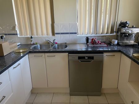 The Entrance North - Photo 3