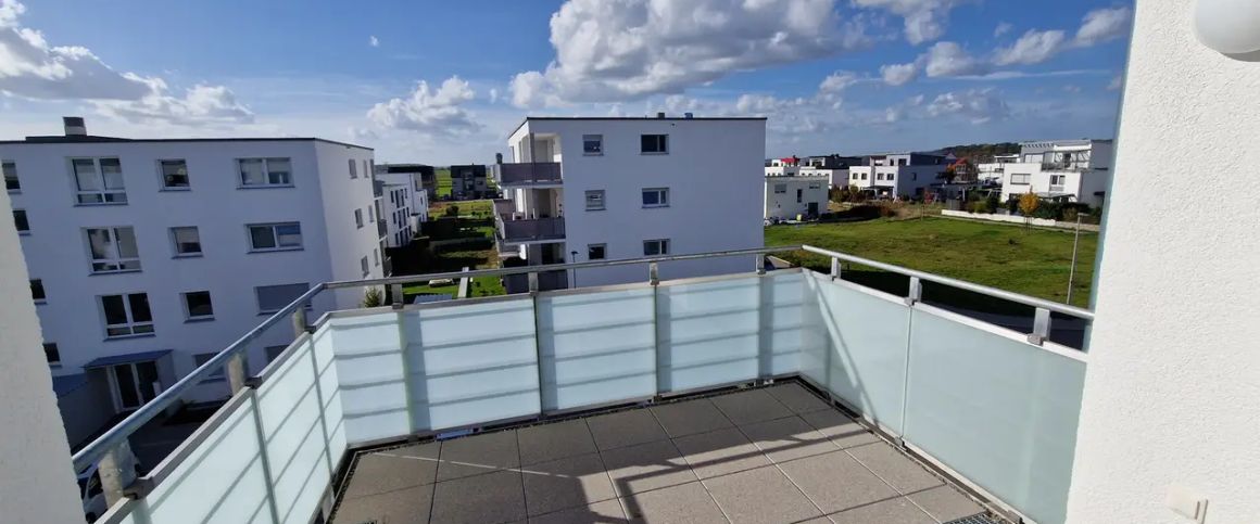Wunderschöne, neuwertige 4,5 Zimmer-Wohnung mit großem Balkon und 2 Stellplätzen in Holzgerlingen - Foto 1