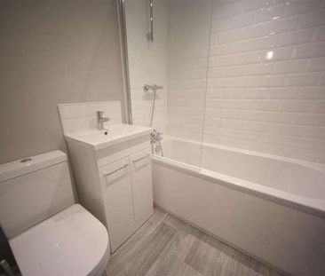 High Street, Langley, Berkshire, SL3 - Photo 5