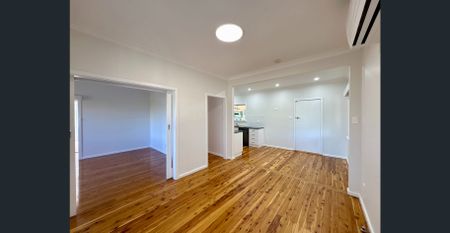 SOUTH TAMWORTH - Renovated 3 Bedroom Home - Photo 2