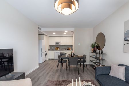 Alquiler de piso en Avenida Octavio Paz, 12 - Photo 2