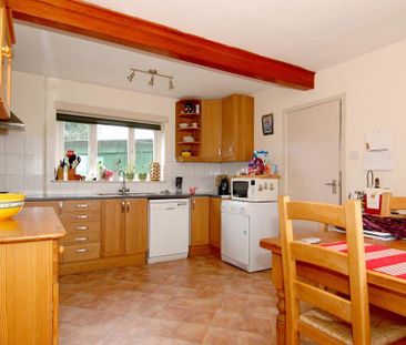 3 bedroom cottage to rent - Photo 2