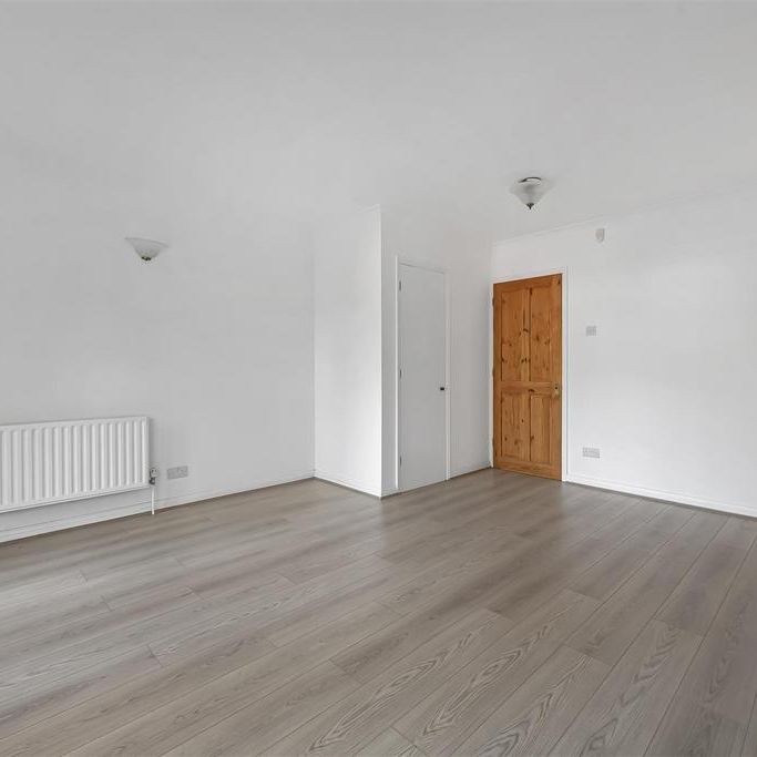 2 bedroom end of terrace house to rent - Photo 1