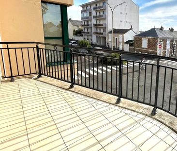 Location Appartement 2 pièces 49m² LES SABLES D OLONNE 85100 - Photo 6