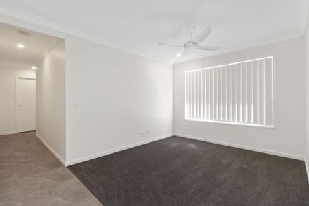 Modern Home with Air Con - Photo 4