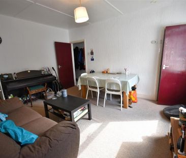 4 bedroom property to rent - Photo 2