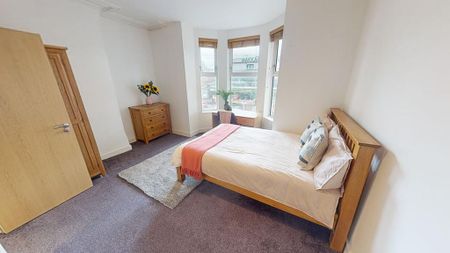 5 bedroom semi-detached house to rent - Photo 3