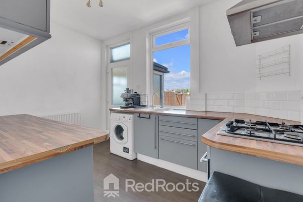 2 bed terraced house to rent in Manor Road, Wakefield, WF2 - Photo 1