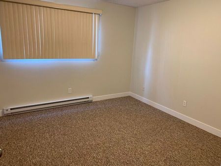 CARMAN 2 BED 1 MONTH FREE - Photo 2