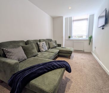 Room 2 - Photo 2