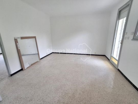 AVIGNON , Maison type 6 de 152 m² avec jardin, - Photo 1