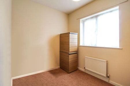4 bedroom detached house to rent - Photo 2