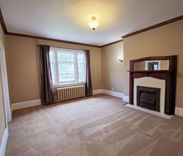 For Lease - 1110 Simcoe Street Unit# Upper #2, Oshawa, Ontario - Photo 2