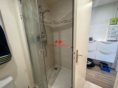 RUE DE LA PAROISSE A VERSAILLES APARTEMENT MEUBLE 2 PIECES 29.80 m2 - Photo 3