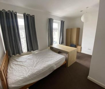 5 bedroom house to rent - Photo 1