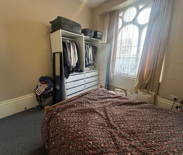 1 Bed Flat, Dover Place, BS8 - Photo 3