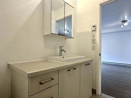 1875 Rue Bossuet, #1 - Photo 4