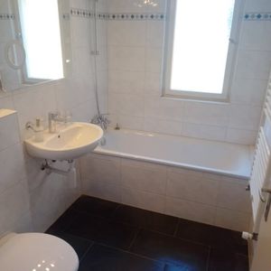 2 Zimmer, 48 m², 1. Stock - Photo 2