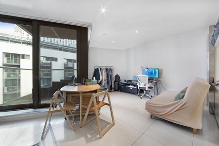 Studio to rent - Photo 2